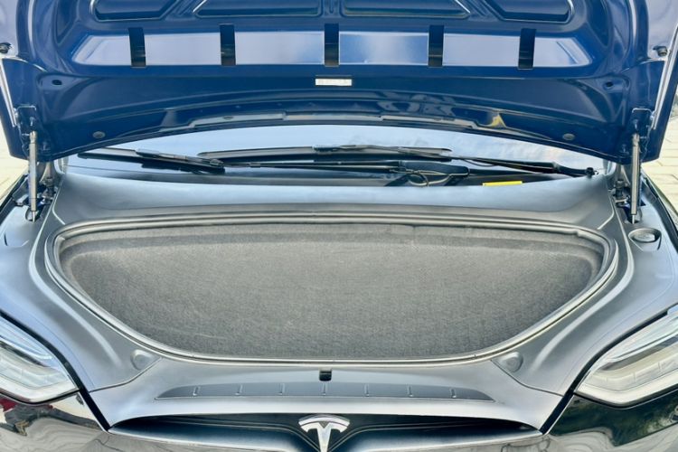 Used Tesla Model X 2020 Long-Range Upgrade Version Engine Bay