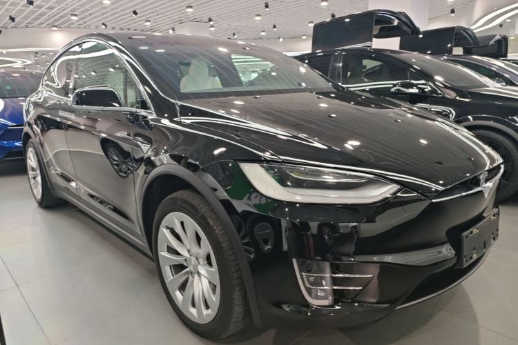 Used Tesla Model X 2020 Long-Range Upgrade Version Front Right 45 Deg