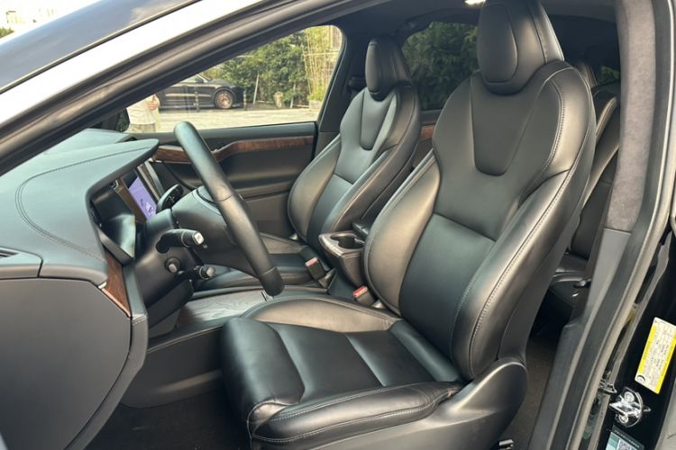 Used Tesla Model X 2020 Long-Range Upgrade Version Interior 3