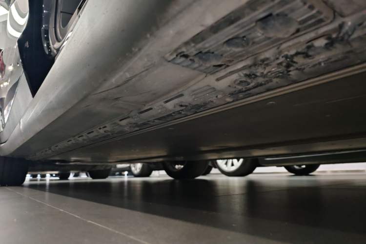 Used Tesla Model X 2020 Long-Range Upgrade Version Left Side Sill