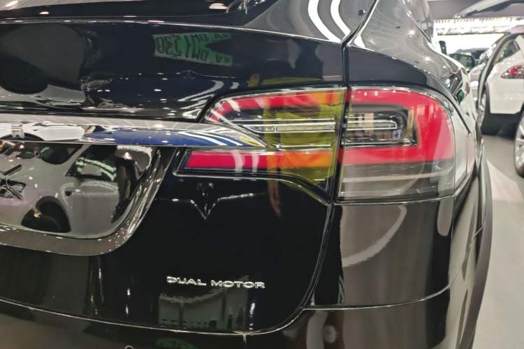 Used Tesla Model X 2020 Long-Range Upgrade Version Right Rear Taillight