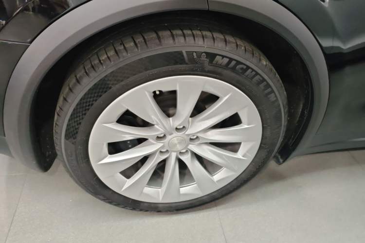 Used Tesla Model X 2020 Long-Range Upgrade Version Right Rear Wheel Hub