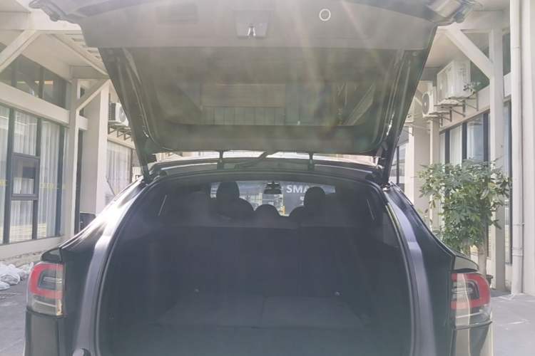 Used Tesla Model X 2020 Long-Range Upgrade Version Trunk