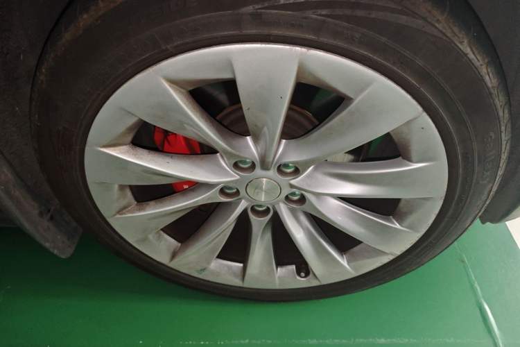 Used Tesla Model X 2020 Performance High-Performance Edition Right Front Wheel Hub