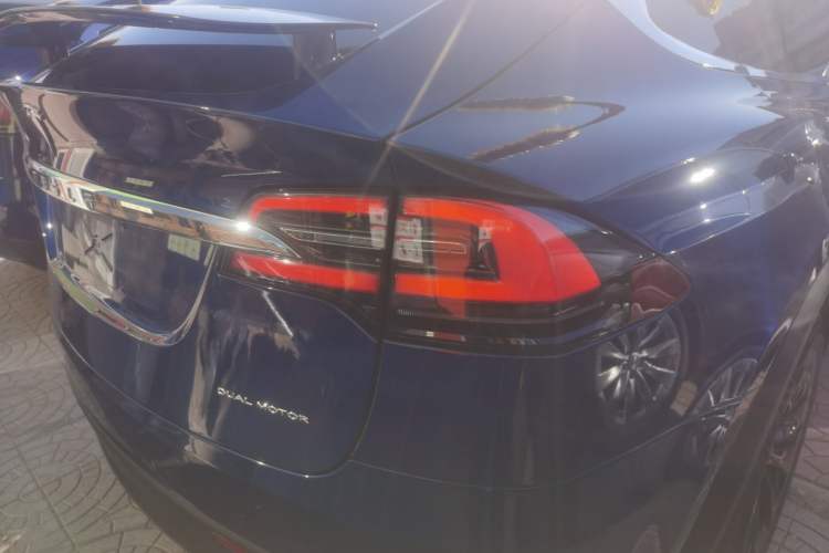 Used Tesla Model X 2020 Long-Range Upgrade Version Right Rear Taillight