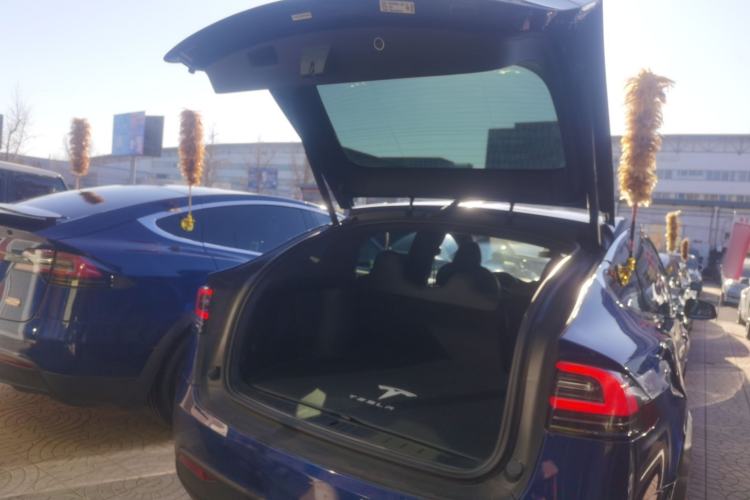 Used Tesla Model X 2020 Long-Range Upgrade Version Trunk