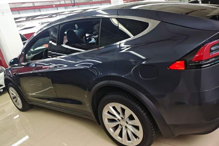 Used Tesla Model X 2020 Long-Range Upgrade Version Exterior 3