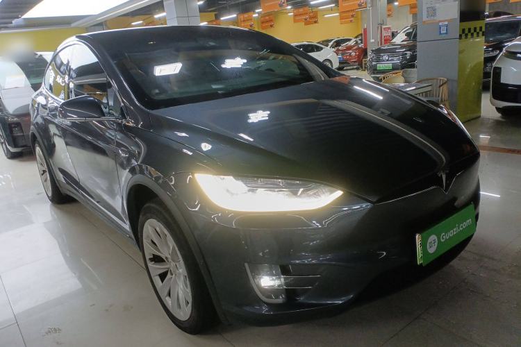Used Tesla Model X 2020 Long-Range Upgrade Version Front Right 45 Deg