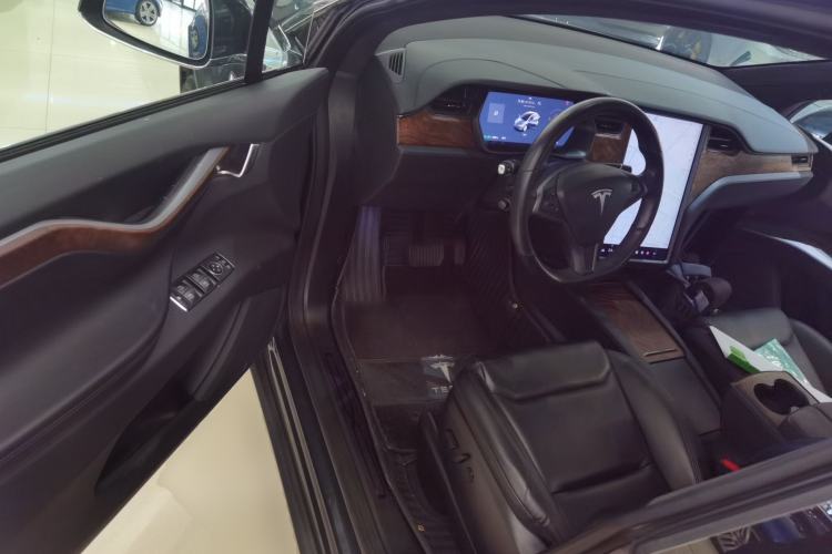 Used Tesla Model X 2020 Long-Range Upgrade Version Interior 3