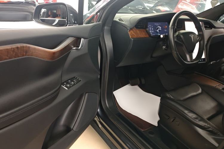 Used Tesla Model X 2020 Long-Range Upgrade Version Interior 3