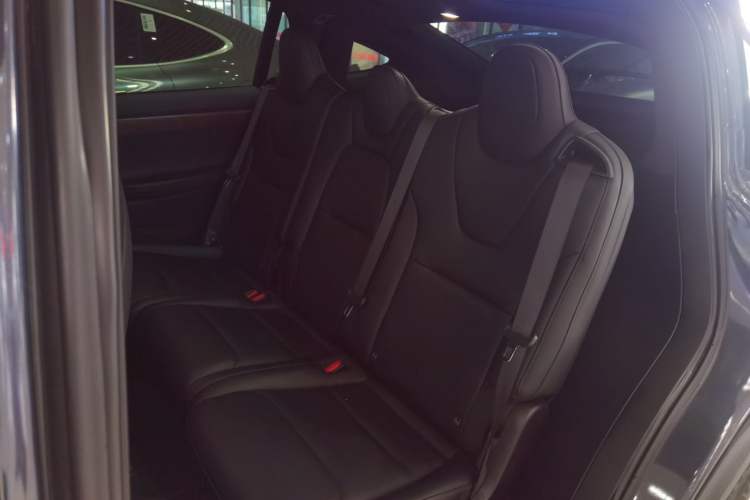 Used Tesla Model X 2020 Long-Range Upgrade Version Interior 4