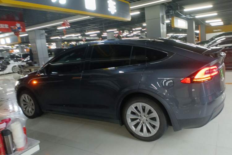 Used Tesla Model X 2020 Long-Range Upgrade Version Left Side