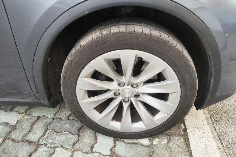 Used Tesla Model X 2020 Long-Range Upgrade Version Right Front Wheel Hub