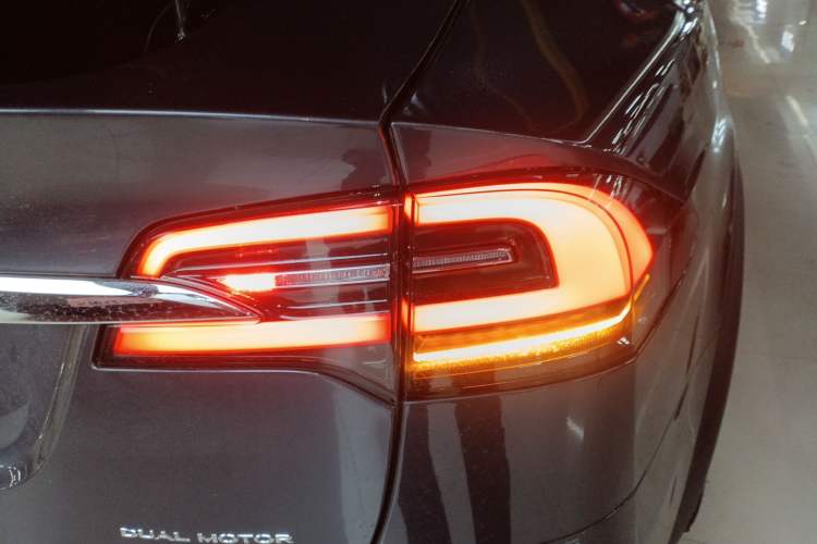 Used Tesla Model X 2020 Long-Range Upgrade Version Right Rear Taillight