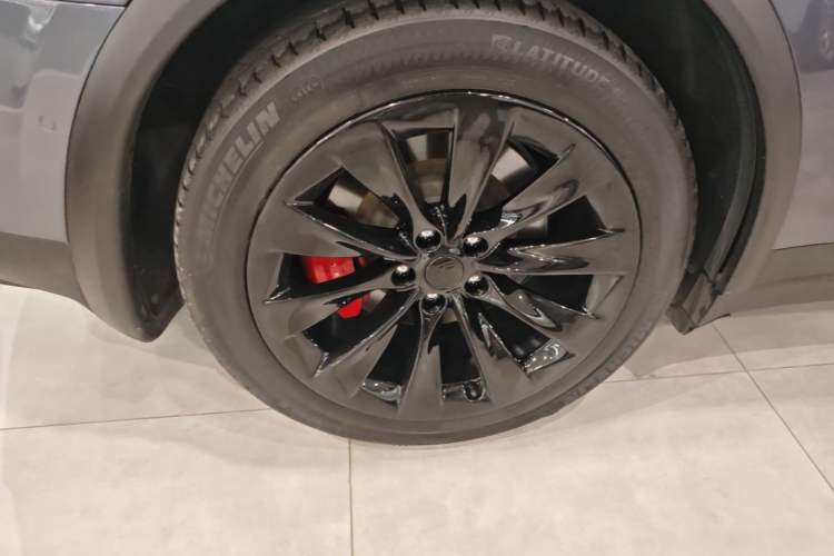 Used Tesla Model X 2020 Performance High-Performance Edition Right Rear Wheel Hub