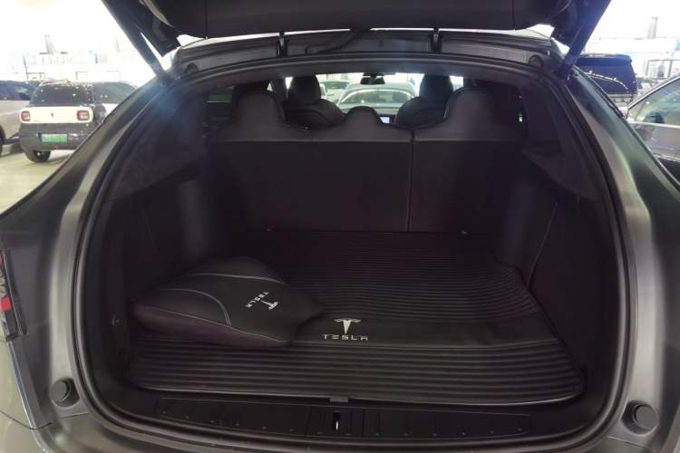 Used Tesla Model X 2020 Long-Range Upgrade Version Trunk