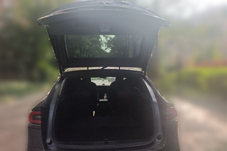 Used Tesla Model X 2020 Long-Range Upgrade Version Trunk