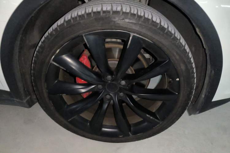 Used Tesla Model X 2020 Performance High-Performance Edition Right Front Wheel Hub
