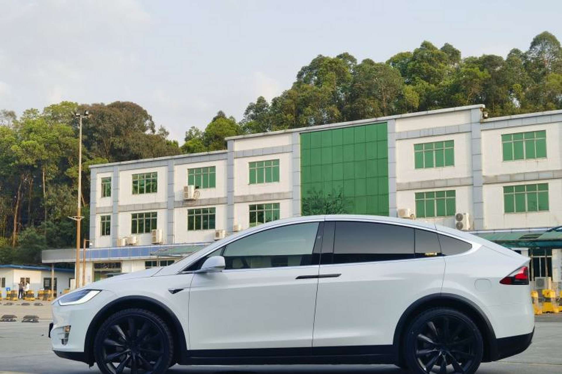 Used Tesla Model X 2020 Long-Range Upgrade Version Exterior 3