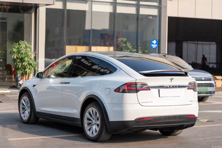 Used Tesla Model X 2020 Long-Range Upgrade Version Exterior 3