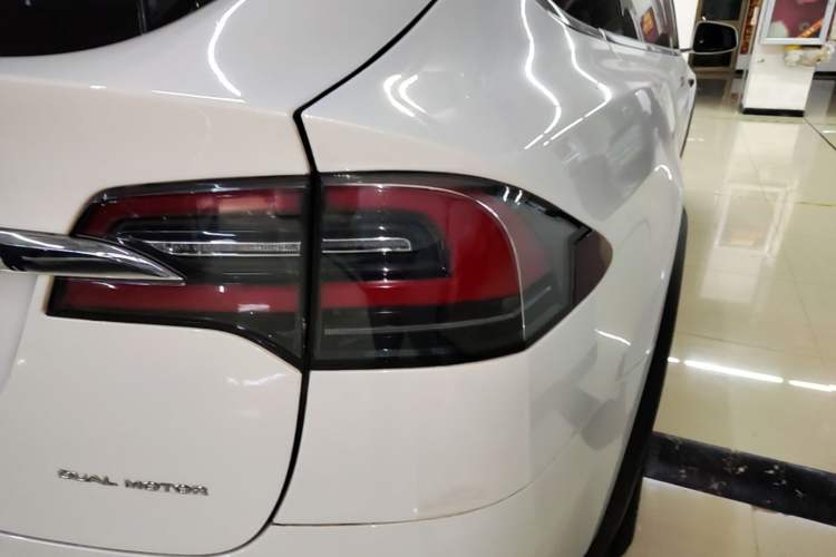 Used Tesla Model X 2020 Long-Range Upgrade Version Exterior 3