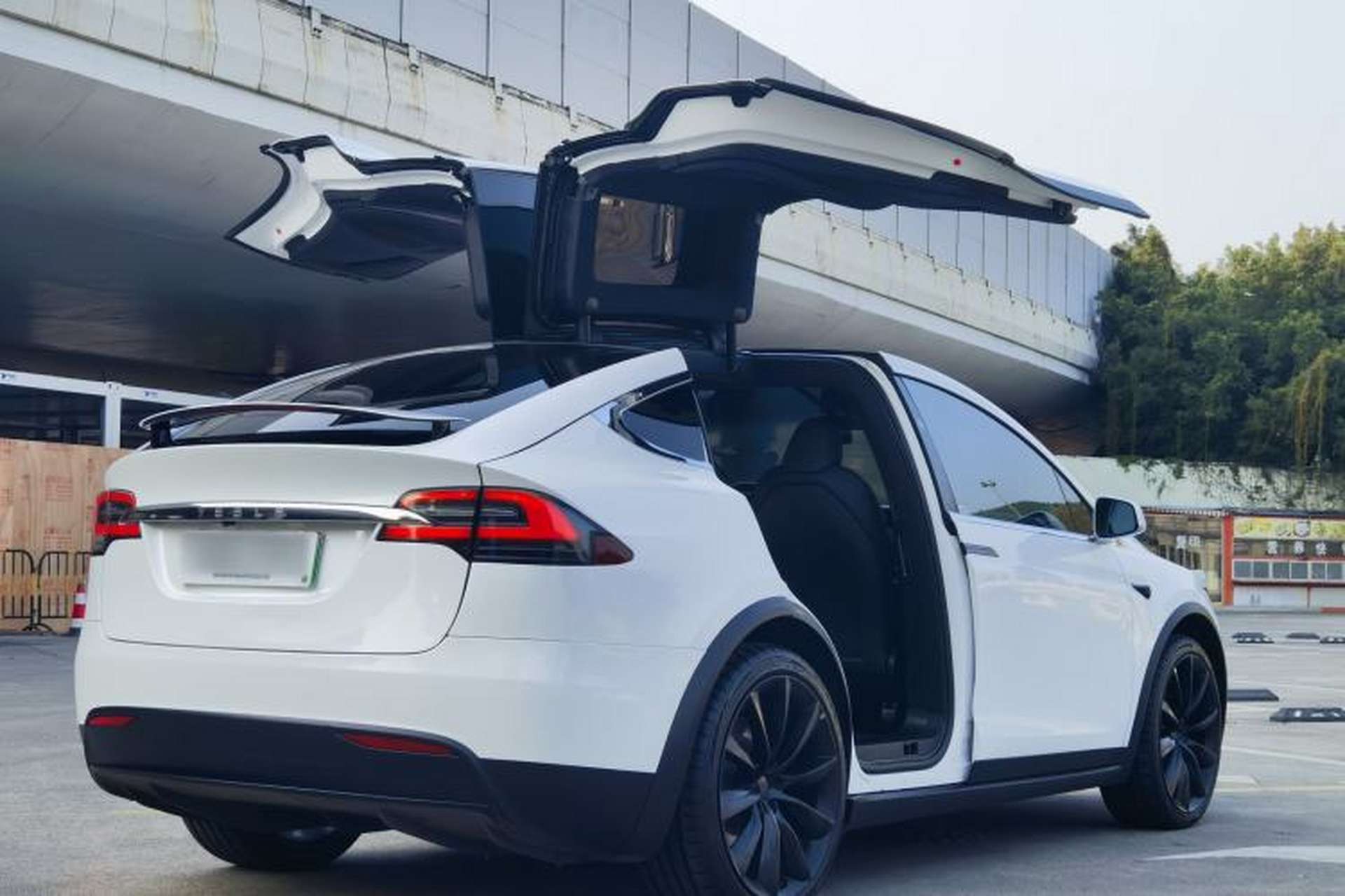 Used Tesla Model X 2020 Long-Range Upgrade Version Exterior 4