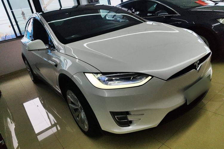 Used Tesla Model X 2020 Long-Range Upgrade Version Front Right 45 Deg