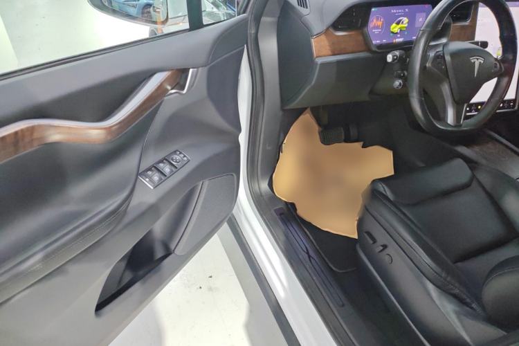 Used Tesla Model X 2020 Long-Range Upgrade Version Interior 3