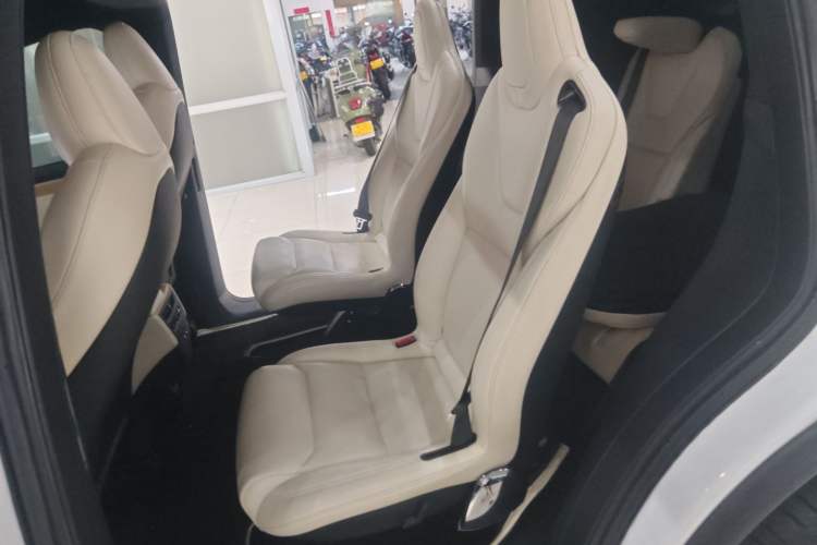 Used Tesla Model X 2020 Long-Range Upgrade Version Interior 4