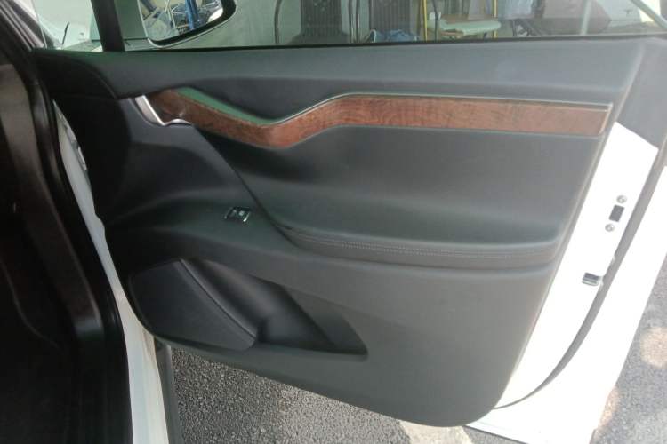 Used Tesla Model X 2020 Long-Range Upgrade Version Interior 5
