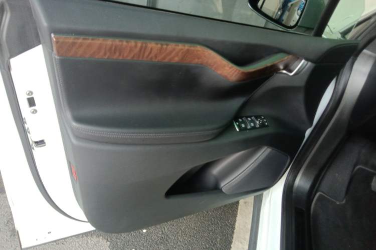 Used Tesla Model X 2020 Long-Range Upgrade Version Interior 7