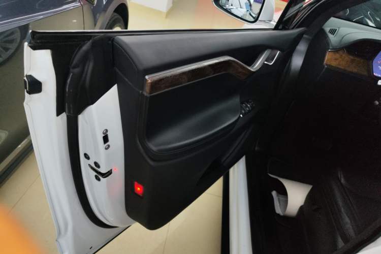 Used Tesla Model X 2020 Long-Range Upgrade Version Left Front Door Interior