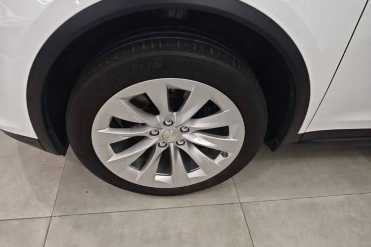 Used Tesla Model X 2020 Long-Range Upgrade Version Left Front Wheel Hub