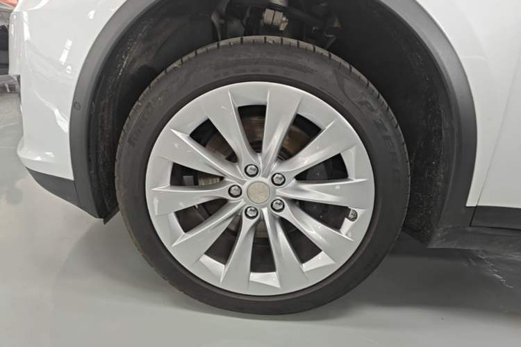 Used Tesla Model X 2020 Long-Range Upgrade Version Left Front Wheel Hub