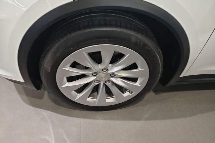 Used Tesla Model X 2020 Long-Range Upgrade Version Left Front Wheel Hub