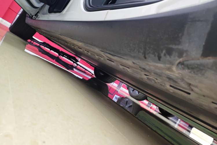 Used Tesla Model X 2020 Long-Range Upgrade Version Left Side Sill
