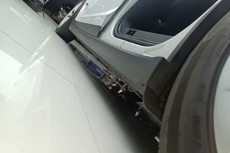 Used Tesla Model X 2020 Long-Range Upgrade Version Left Side Sill