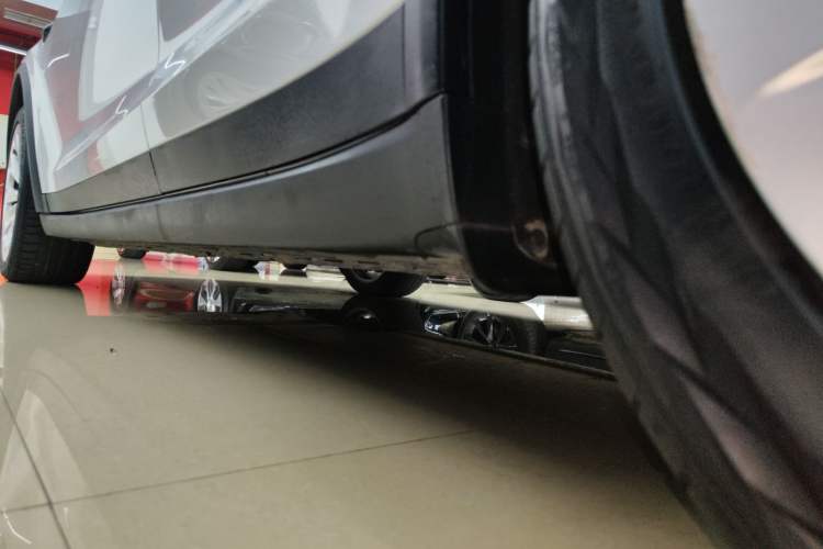 Used Tesla Model X 2020 Long-Range Upgrade Version Left Side Sill