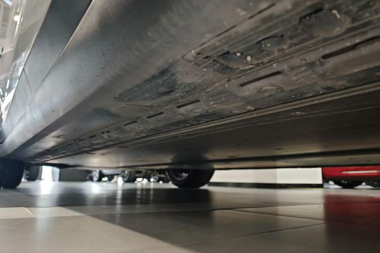 Used Tesla Model X 2020 Long-Range Upgrade Version Left Side Sill