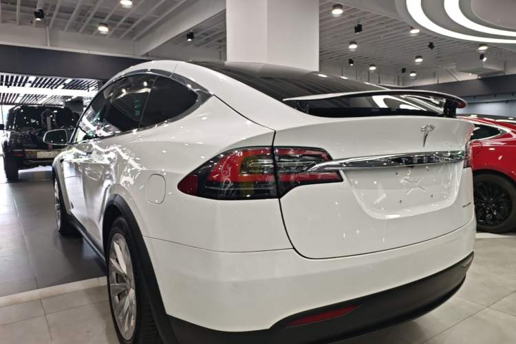 Used Tesla Model X 2020 Long-Range Upgrade Version Rear Left 45 Deg