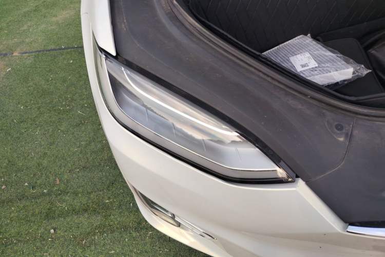 Used Tesla Model X 2020 Long-Range Upgrade Version Right Front Headlight