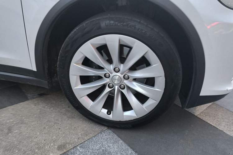 Used Tesla Model X 2020 Long-Range Upgrade Version Right Front Wheel Hub