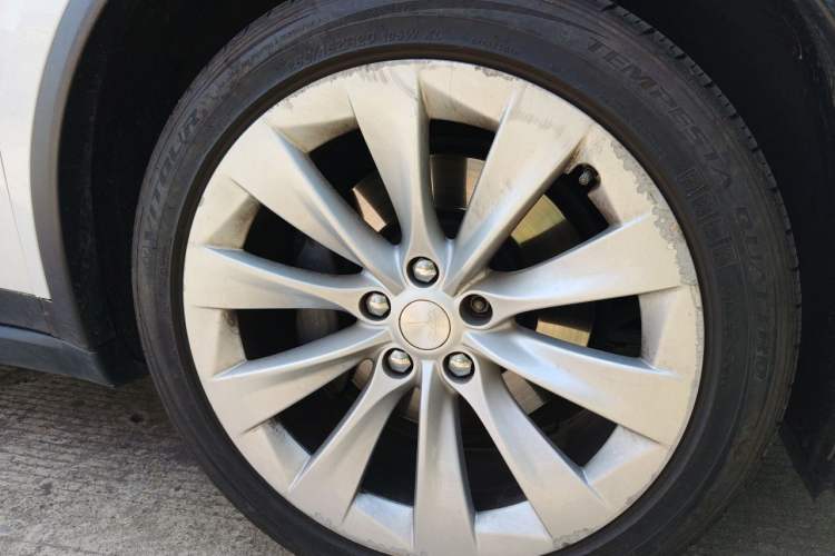 Used Tesla Model X 2020 Long-Range Upgrade Version Right Front Wheel Hub