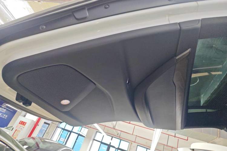 Used Tesla Model X 2020 Long-Range Upgrade Version Right Rear Door Interior
