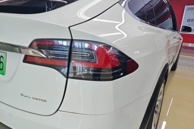 Used Tesla Model X 2020 Long-Range Upgrade Version Right Rear Taillight