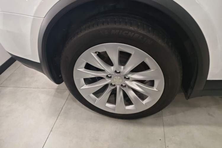 Used Tesla Model X 2020 Long-Range Upgrade Version Right Rear Wheel Hub