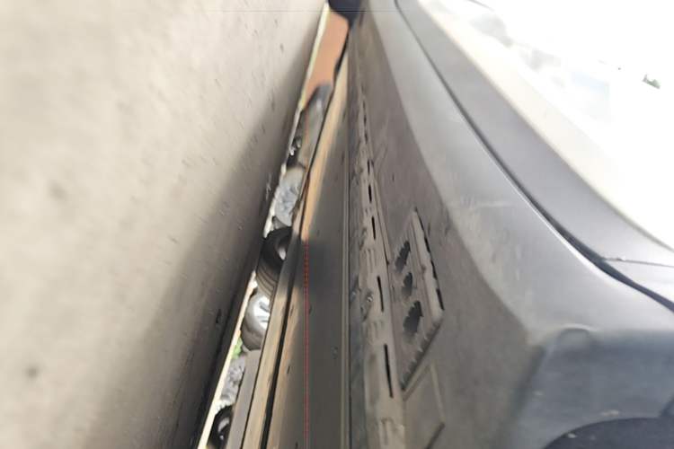 Used Tesla Model X 2020 Long-Range Upgrade Version Right Side Sill