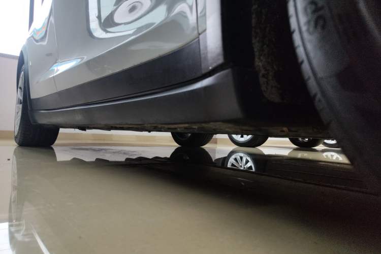 Used Tesla Model X 2020 Long-Range Upgrade Version Right Side Sill