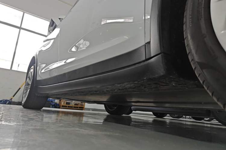 Used Tesla Model X 2020 Long-Range Upgrade Version Right Side Sill