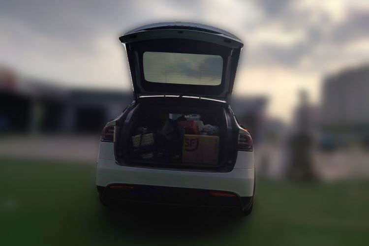 Used Tesla Model X 2020 Long-Range Upgrade Version Trunk